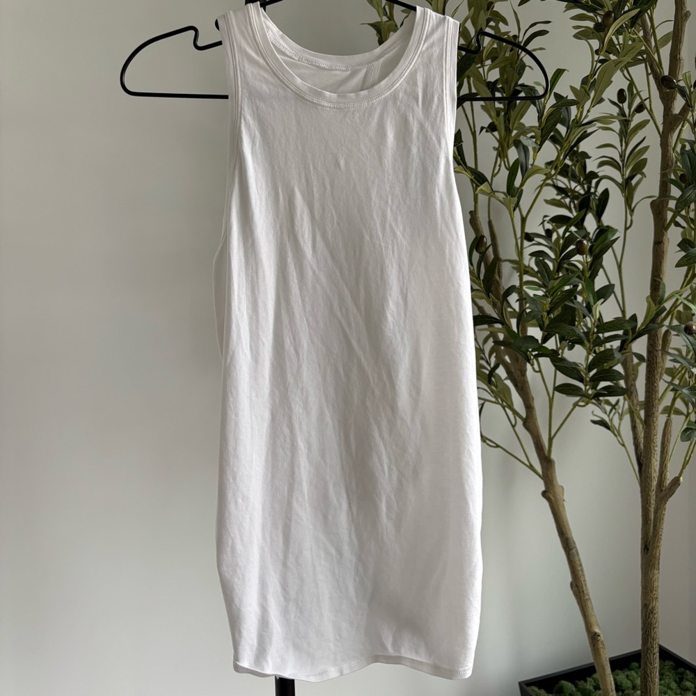 • [Lululemon] Open Back Tank •